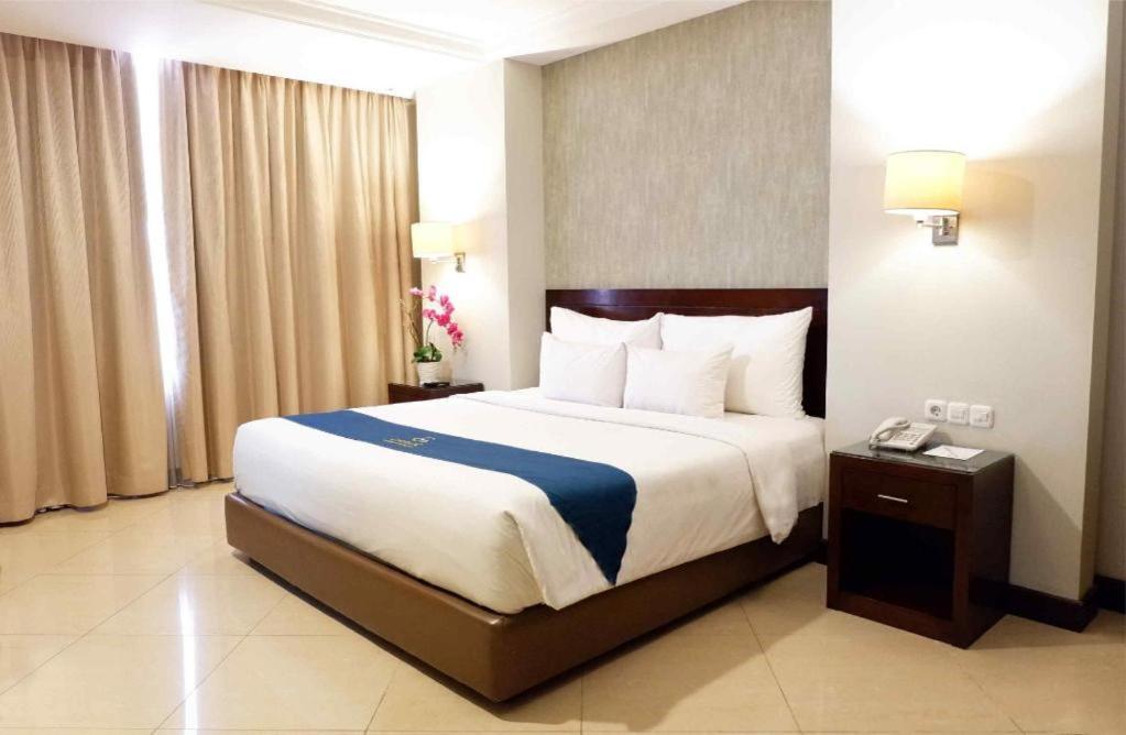 Grage Hotel Cirebon Exterior photo