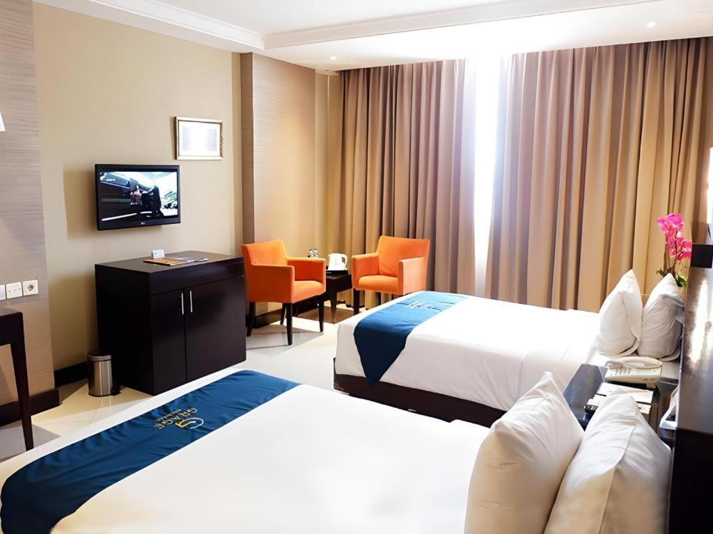 Grage Hotel Cirebon Exterior photo