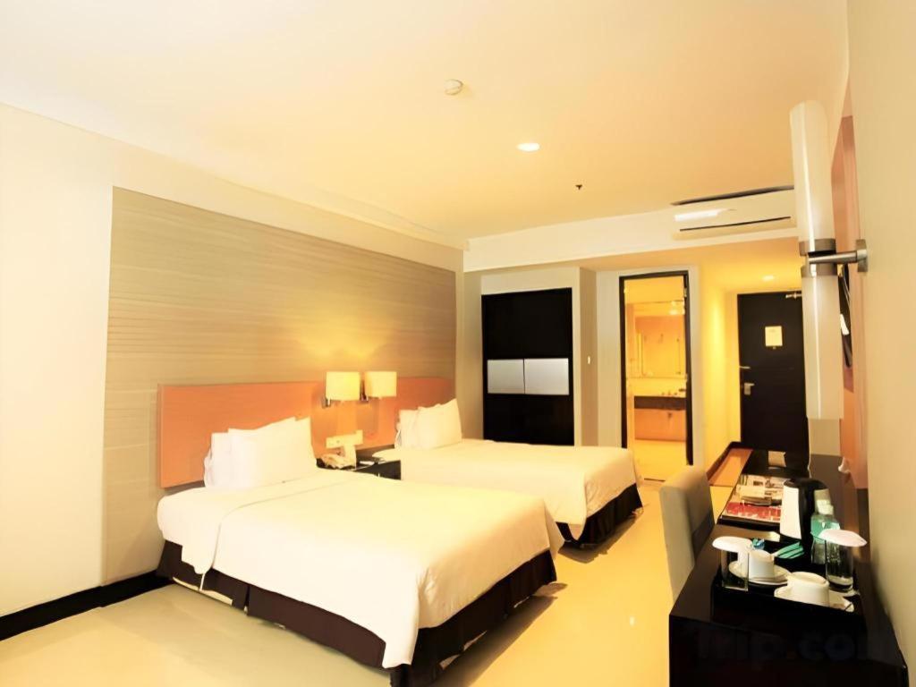 Grage Hotel Cirebon Exterior photo