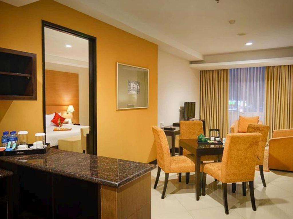 Grage Hotel Cirebon Exterior photo